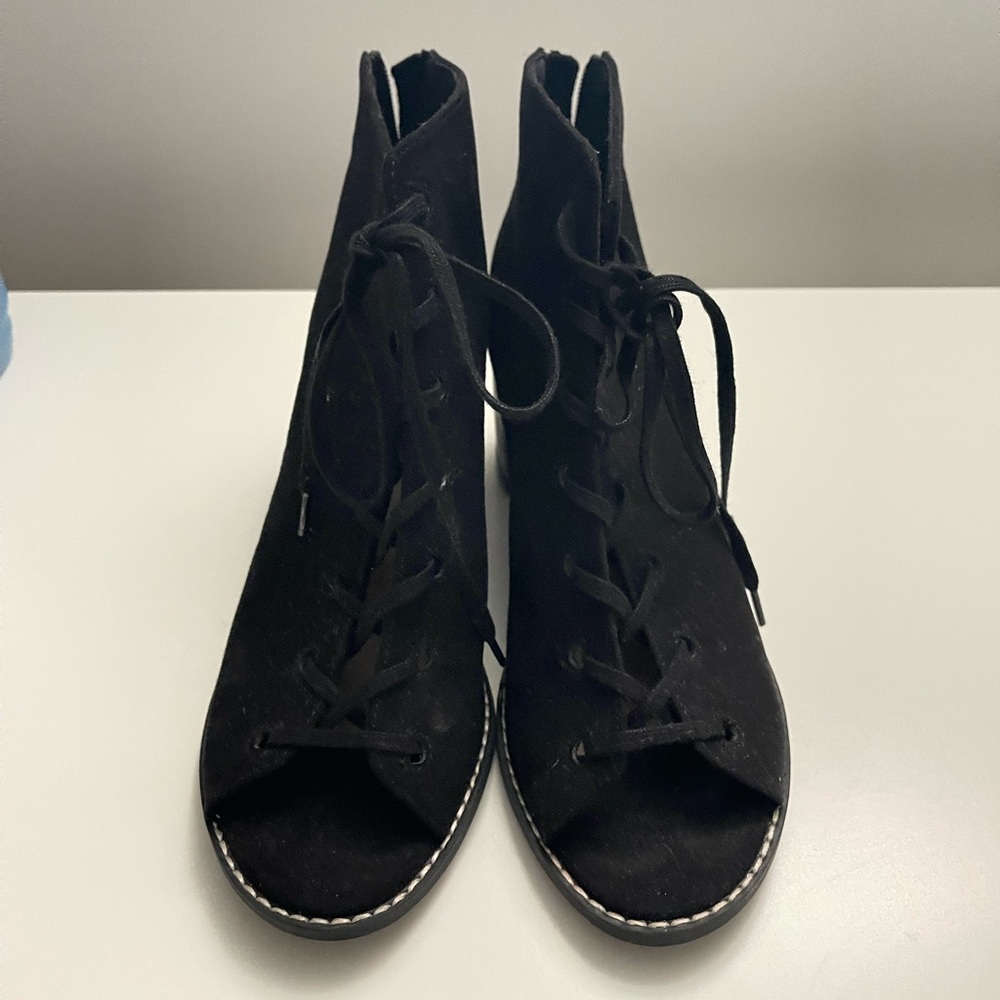 OLD NAVY Gladiator Heels - Picture 8 of 8
